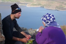 Bitlis’te 2 bin 800 rakımda Nişan Töreni düzenlendi