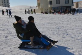 Yarıyıl Tatilinde Kayak Merkezi Yoğunluğu