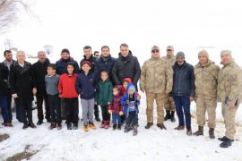 Vali Çağatay, Dilburnu Köyü ile Ovakışla Jandarma Karakolu'nu ziyaret etti