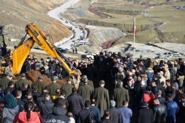 Bitlis şehidi Alparslan Kurt son yolculuğuna uğurlandı