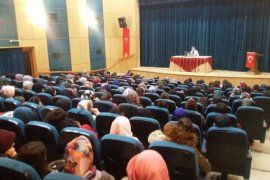 Tatvan’da Aile ve Çocuk İlişkisi konulu konferans düzenlendi