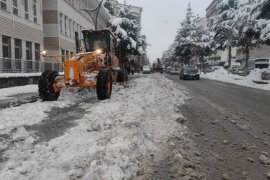 Tatvan’da Karla Mücadele Çalışmaları Sürüyor