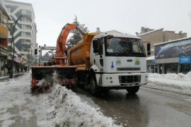 Tatvan’da Karla Mücadele Çalışmaları Yoğun Şekilde Sürüyor