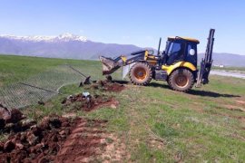 Güroymak’ta işkal edilen arazilere kaymakamlık el koydu