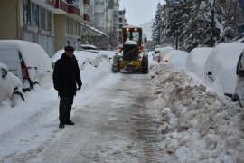 Tatvan İlçe Merkezindeki Karlar Yerleşim Alanı Dışına Taşınıyor