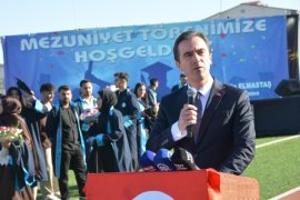 Bitlis Eren Üniversitesi'nde Mezuniyet Töreni Düzenlendi