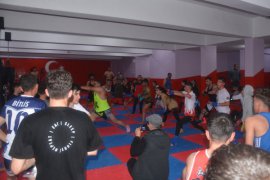 Tatvan’da Düzenlenen Uluslararası Muay Thai Kampı'na 77 Sporcu Katıldı