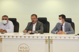 Bitlis’te Aşıyla Alakalı Muhtarlar Toplantısı Gerçekleştirildi