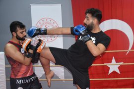 Bitlisli Sporcular Muay Thai Dünya Şampiyonası’na Katıldı