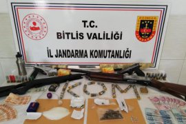 Bitlis’te Film Sahnelerini Aratmayan Uyuşturucu Operasyonu