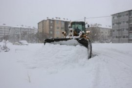 Bitlis Belediyesi’nden Karla Mücadele Çalışmaları Sürüyor