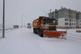 Bitlis Belediyesi Karla Mücadele Çalışmalarını Sürdürüyor