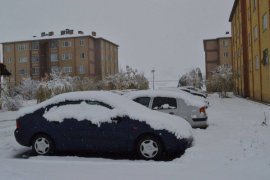 Bitlis'te mevsimin ilk kar yağışı