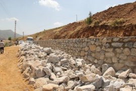 Bitlis’te alt yapı ve yol çalışmaları aralıksız devam ediyor