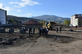 Başkan Geylani, İlçedeki Çalışmaları Yerinde İnceledi