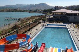 Tatvan’daki Aqua Park havuzlarına ilk su verildi