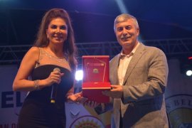 Ebru Yaşar'ın Tatvan konseri