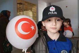 Cumhuriyet Anaokulu Öğrencileri Emniyet Müdürlüğünü Ziyaret Etti