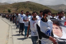 Bitlis’teki Doktorlar ve Sağlık Çalışanları, Dr. Ekrem Karakaya'nın Öldürülmesine Tepki Gösterdi
