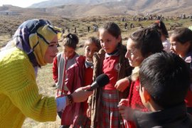 Bitlis’te fidan dikimine büyük katılım