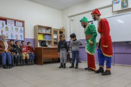 Bitlis Belediyesi Tiyatro Topluluğu Okullarda Gösteri Yaptı