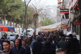 Tatvan’da Bayram Hazırlığı Yoğunluğu