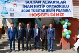 İmam hatip okulu öğrencilerinin TÜBİTAK Bilim Fuarı