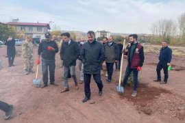 Ahlat’ta Fidanlar Toprakla Buluştu