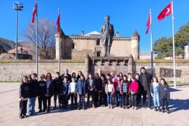 İlimizi Tanıyalım Projesi Kapsamında Bitlis’teki Tarihi Yerler Ziyaret Ediliyor