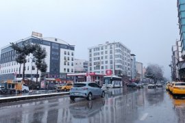 Tatvan'da Kar Yağışı