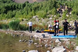 Doğaseverler 2 bin 250 rakımdaki gölde sup ve kano yaptı