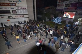 Vali Ustaoğlu, Fenerbahçeli taraftarların final maçı heyecanına ortak oldu