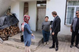 Hizan Kaymakamı Yelek, Hane Ziyaretinde Bulundu