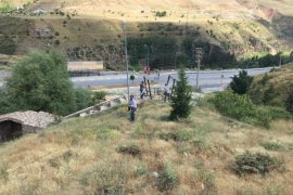 Bitlis'teki parklarda sürekli temizlik yapılıyor