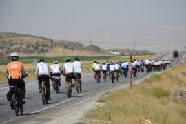 Aktivistler, Van Gölü İçin 450 Kilometre Pedal Çevirdiler