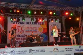 Grup Gripin Tatvan’da konser verdi