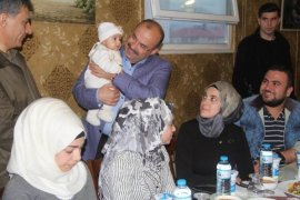 Vali İsmail Ustaoğlu, Suriyeli sığınmacılarla iftarda buluştu