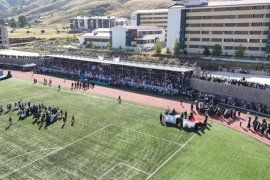 Bitlis Eren Üniversitesi'nde Mezuniyet Töreni Düzenlendi