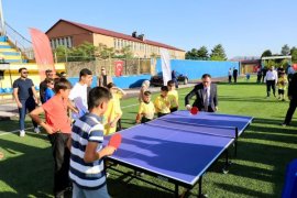 Bitlis’te Spor Okulları Yapılan Törenle Açıldı