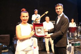 Bitlis’te Kardeş Türküler konseri düzenlendi