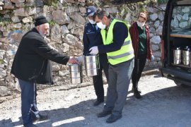 Bitlis'te evden çıkmayanlara belediyeden yemek servisi