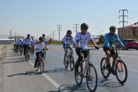 Aktivistler Kurutuluş Yıl Dönümü Dolayısıyla 30 Kilometre Pedal Çevirdiler