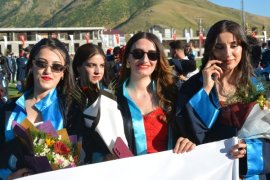 Bitlis Eren Üniversitesi'nde Mezuniyet Töreni Düzenlendi