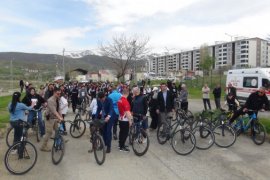 Van Gölü sahilinde bisiklet turu düzenlendi