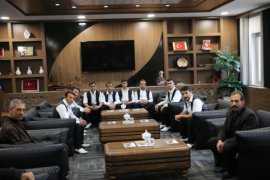 Bitlis Halk Oyunları Şalvar Ekibi, Başkan Tanğlay’ı Makamında Ziyaret Etti