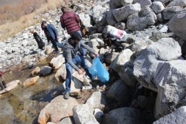 BEÜ Öğrencileri Nemrut'ta temizlik kampanyası başlattı