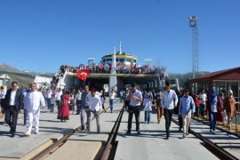 Denizcilik bayramı Tatvan’daki Türkiye’nin en büyük feribotunda kutlandı