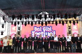 Bitlis Kurtuluşunun 109. Yılı Kortej Yürüyüşüyle Başladı