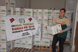 Bitlis İHH, 1500 aileye Ramazan kumanyası dağıttı