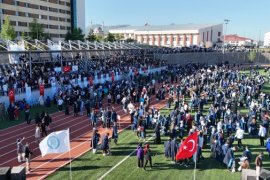 Bitlis Eren Üniversitesi'nde Mezuniyet Töreni Düzenlendi